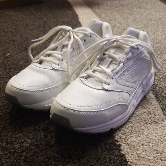 New Balance/Brooks - 8.5 - Addiction Walker - Picture 5 of 8